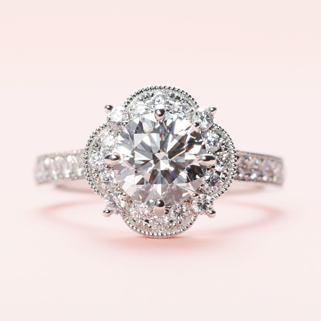 定価約40万❗️LUCIE 婚約指輪　Lovely ニワカダイヤモンド7.5号